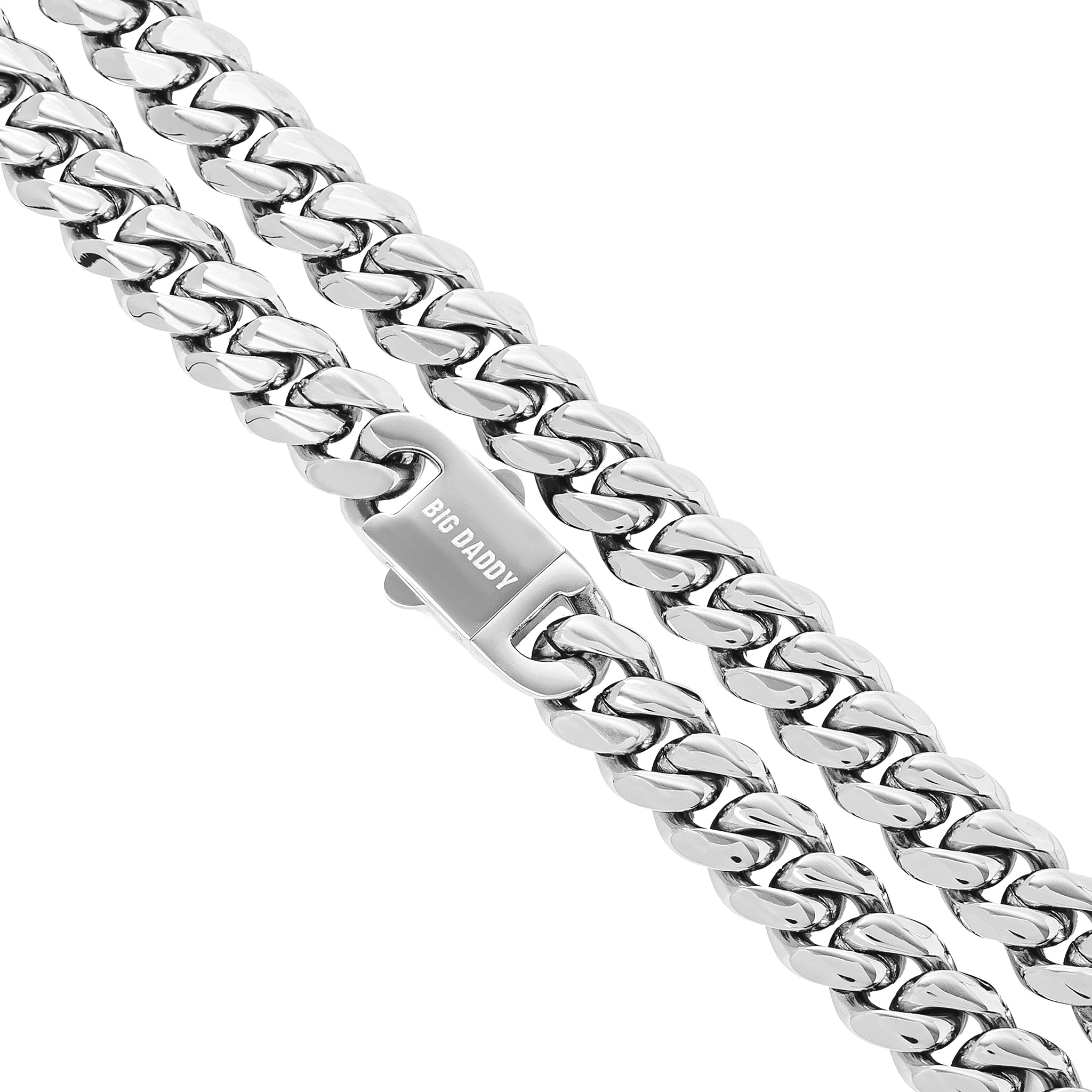 Close-up detail of 8mm Cuban link pattern with branded clasp