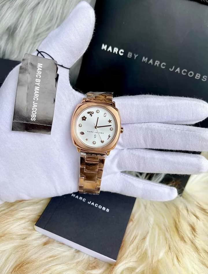 Marc Jacobs Womens Mandy Quartz Watch MJ3574