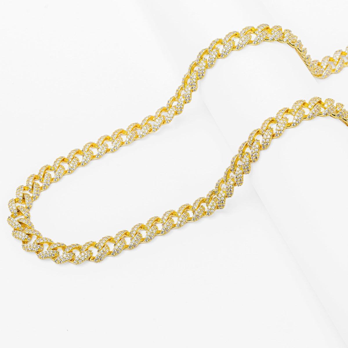 Full layout of 9MM diamond Cuban curb chain showing length and link structure