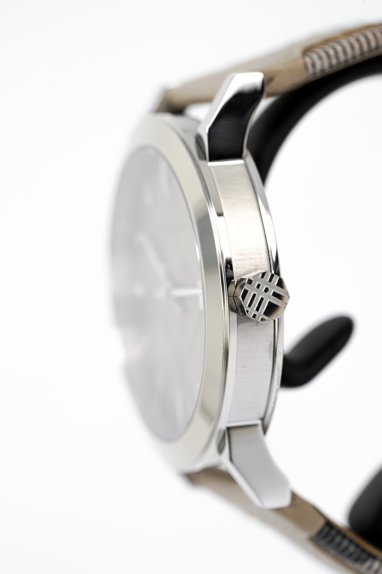 Burberry Women’s Swiss Made Leather Strap Beige Dial  Women's Watch BU9021 - The Watches Men & CO #3
