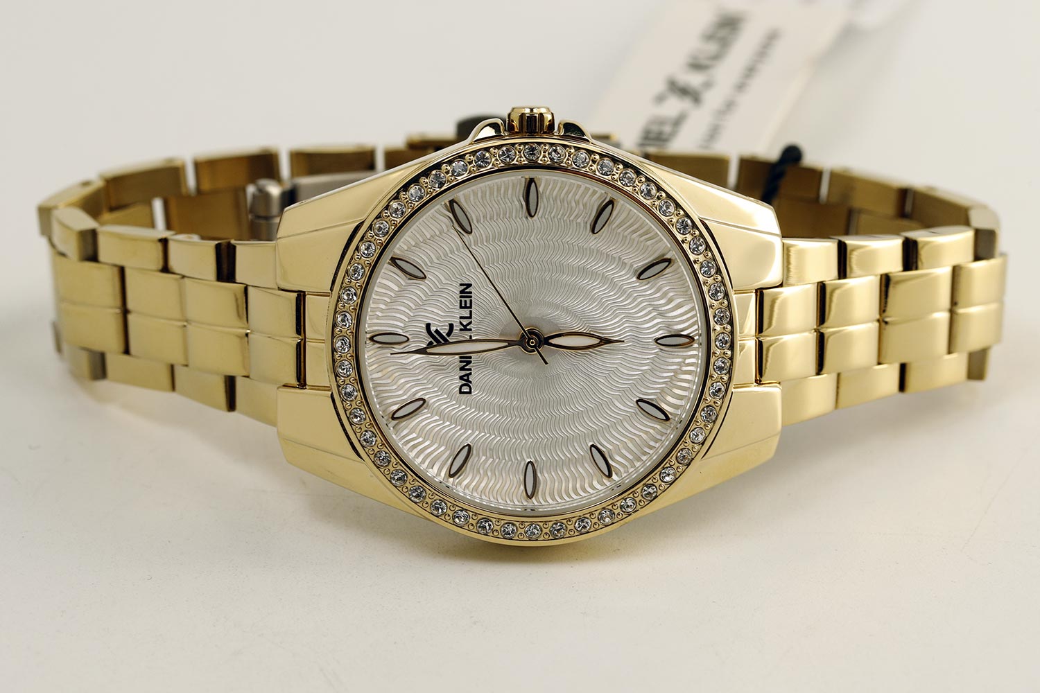 Daniel Klein Elite three-hand watch with ivory dial and gold-tone bracelet
