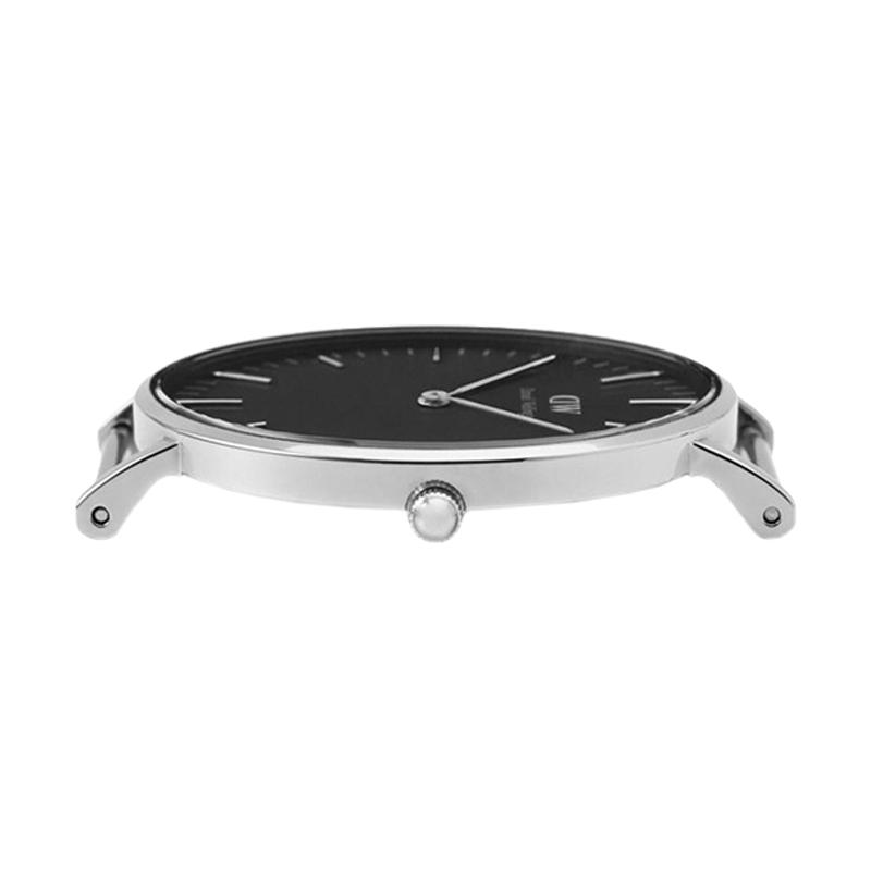 Daniel Wellington York black dial with silver hour markers and hands