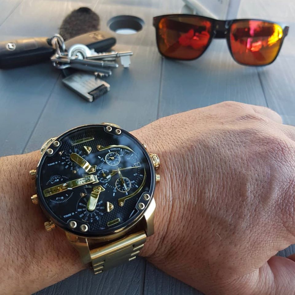 Diesel Mr. Daddy 2.0 Black Dial Gold Chronograph Men's Watch DZ7333 (Defect)