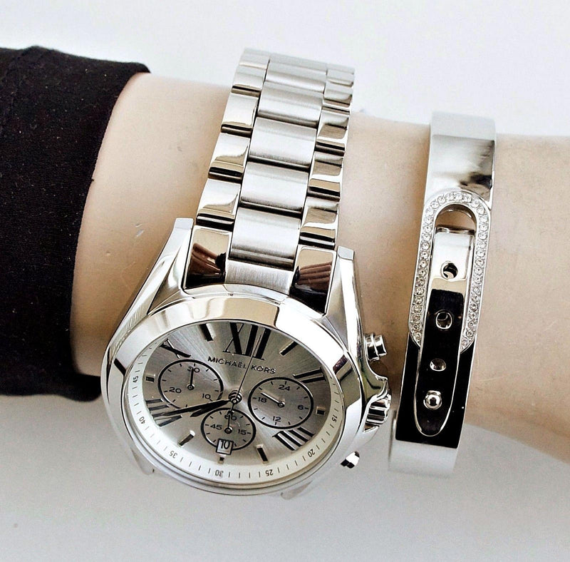 Michael Kors Bradshaw Chronograph Silver-tone Dial Unisex Watch MK5535 Water resistance: 100 meters / 330 feet Movement: Quartz