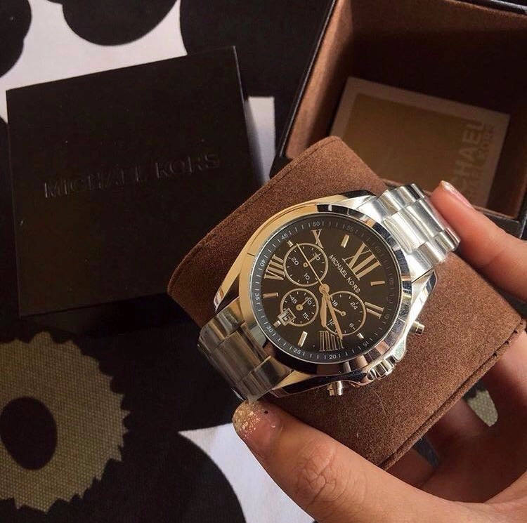 Michael Kors Bradshaw Chronograph Black Dial Silver-tone Unisex Watch MK5705 Water resistance: 100 Meters Movement: Quartz